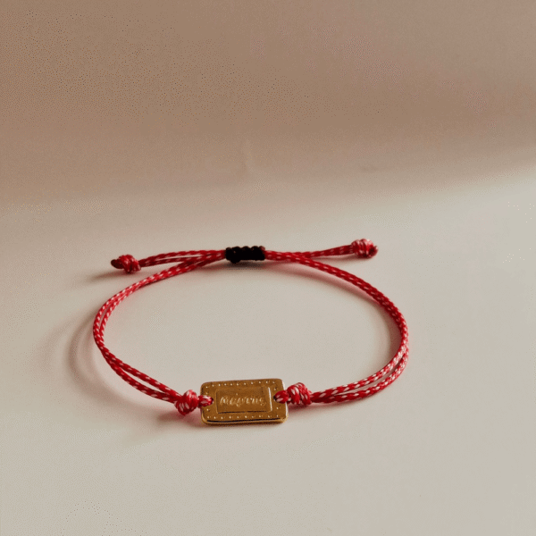 Μαρτάκι με επιχρωσωμένο στοιχειο ''Μάρτης''