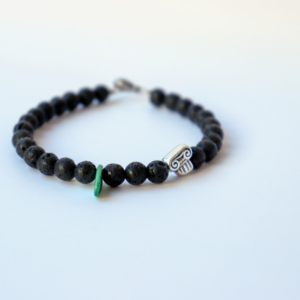 Χειροποίητο ανδρικό βραχιόλι από λάβα, με επάργυρο στοιχείο και ατσάλινο κούμπωμα