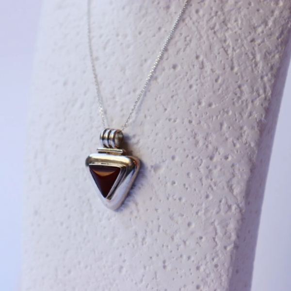 Minimal χειροποίητο μεταγιόν σε κλασσικό στυλ