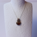 Χειροποίητο ασημένιο, διαχρονικό μεταγιόν με ημιπολύτιμη πέτρα στο κέντρο και αλυσίδα 45cm