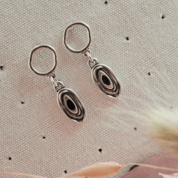 Boho επάργυρα σκουλαρίκια με μαύρο σμάλτο